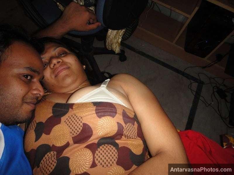 https://pub-5fcdf72a54cd4edbb03ec3edaa415a42.r2.dev/nakedleaks/passionate_desi_wife_seductive_encounter_images/4.jpg