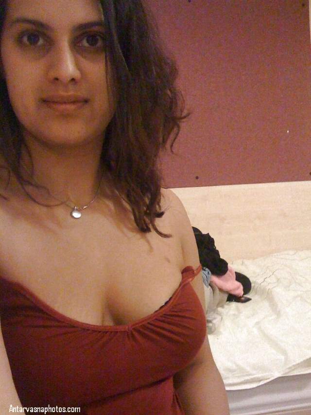 https://pub-5fcdf72a54cd4edbb03ec3edaa415a42.r2.dev/nakedleaks/passionate_desires_of_an_indian_aunt's_youthful_elegance_captured/0.jpg