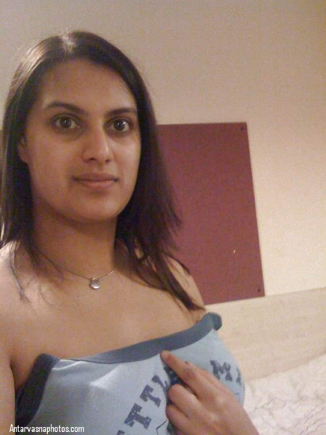 https://pub-5fcdf72a54cd4edbb03ec3edaa415a42.r2.dev/nakedleaks/passionate_desires_of_an_indian_aunt's_youthful_elegance_captured/2.jpg