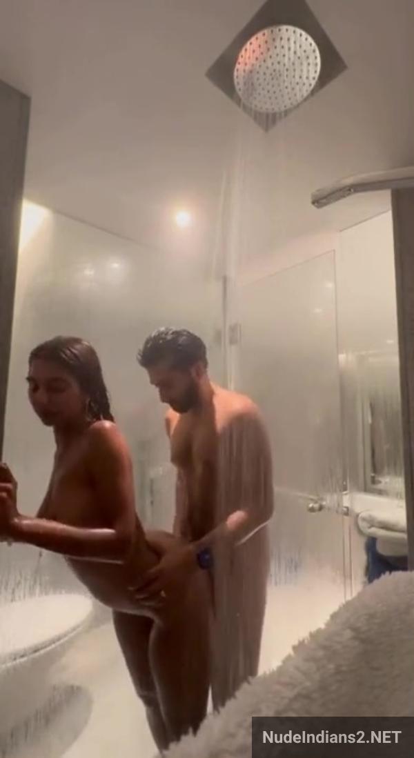https://pub-5fcdf72a54cd4edbb03ec3edaa415a42.r2.dev/nakedleaks/passionate_encounter:_intimate_delhi_couple's_steamy_bathroom_affair/16.jpg