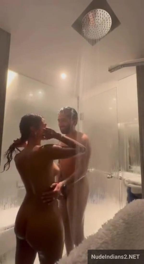 https://pub-5fcdf72a54cd4edbb03ec3edaa415a42.r2.dev/nakedleaks/passionate_encounter:_intimate_delhi_couple's_steamy_bathroom_affair/3.jpg