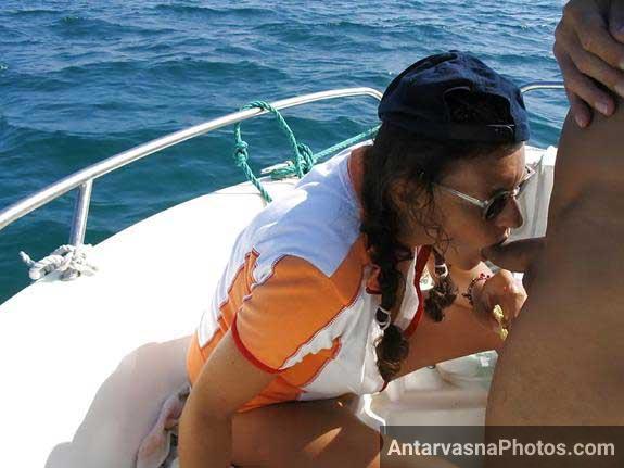 Passionate Encounter: NRI Bhabhi's Seductive Adventure