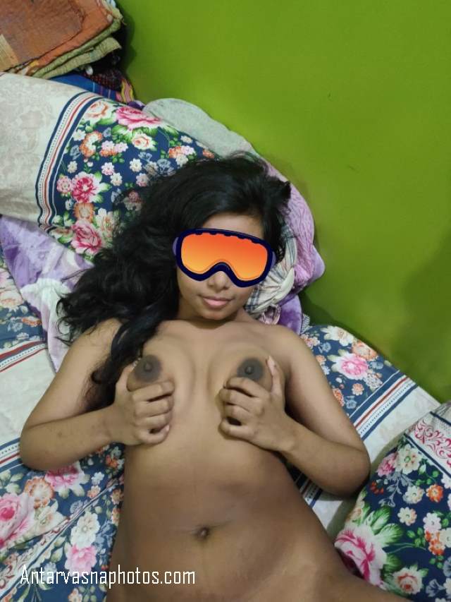 https://pub-5fcdf72a54cd4edbb03ec3edaa415a42.r2.dev/nakedleaks/passionate_encounter_at_manya's_hotel/1.jpg