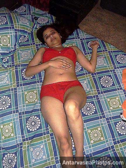 https://pub-5fcdf72a54cd4edbb03ec3edaa415a42.r2.dev/nakedleaks/passionate_indian_bhabhi_sucks_on_large_breasts/1.jpg