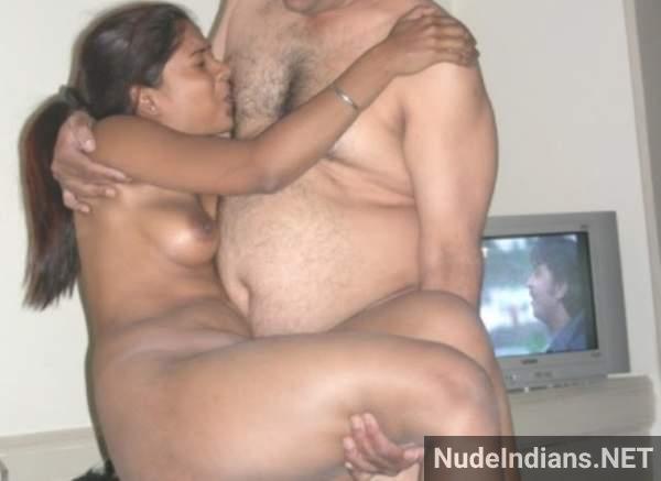https://pub-5fcdf72a54cd4edbb03ec3edaa415a42.r2.dev/nakedleaks/passionate_indian_spouses_captured_in_intimate_moments/7.jpg