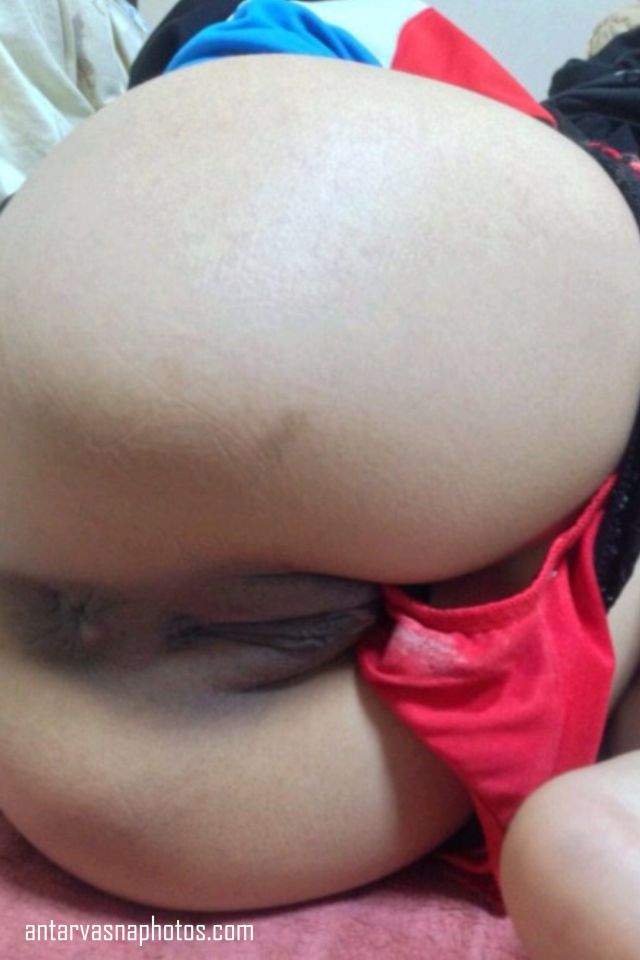 https://pub-5fcdf72a54cd4edbb03ec3edaa415a42.r2.dev/nakedleaks/passionate_intimate_moments_with_indian_aunt/3.jpg
