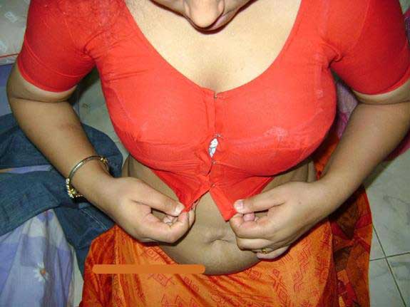 https://pub-5fcdf72a54cd4edbb03ec3edaa415a42.r2.dev/nakedleaks/payment_for_services:_seductive_maid_chudai/2.jpg