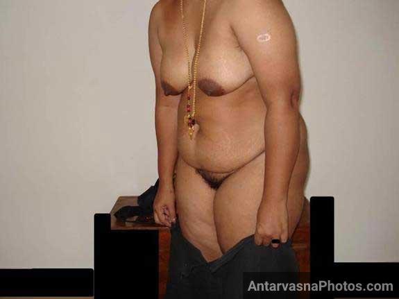 https://pub-5fcdf72a54cd4edbb03ec3edaa415a42.r2.dev/nakedleaks/photo_of_a_desi_aunt's_bushy_vagina/4.jpg