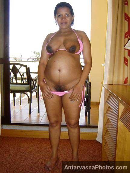 https://pub-5fcdf72a54cd4edbb03ec3edaa415a42.r2.dev/nakedleaks/photo_of_meena_aunt's_desi_indian_vagina/1.jpg