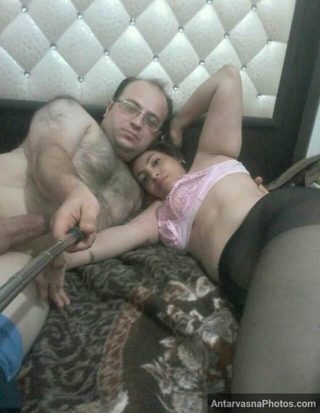 https://pub-5fcdf72a54cd4edbb03ec3edaa415a42.r2.dev/nakedleaks/photography_of_indian_aunt_enjoying_hot_intimate_moments/10.jpg