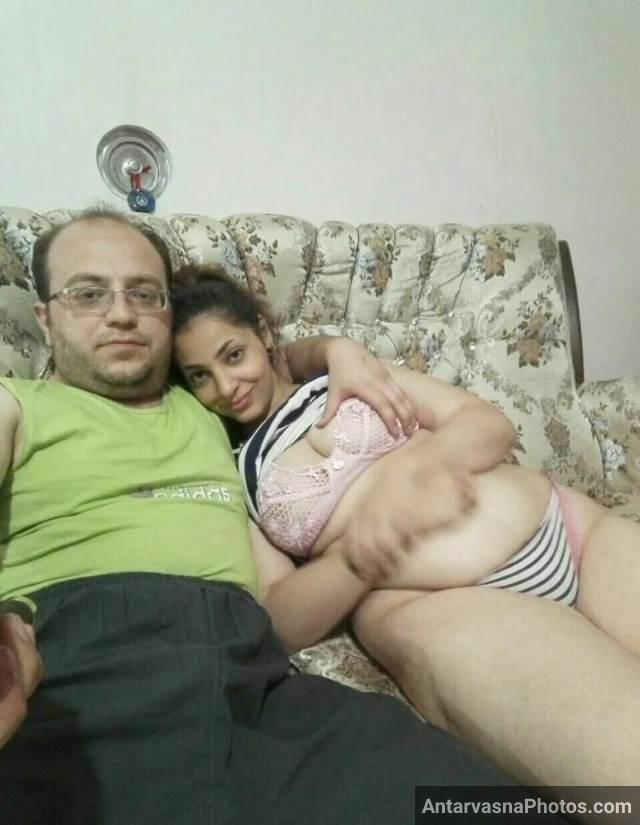 https://pub-5fcdf72a54cd4edbb03ec3edaa415a42.r2.dev/nakedleaks/photography_of_indian_aunt_enjoying_hot_intimate_moments/2.jpg