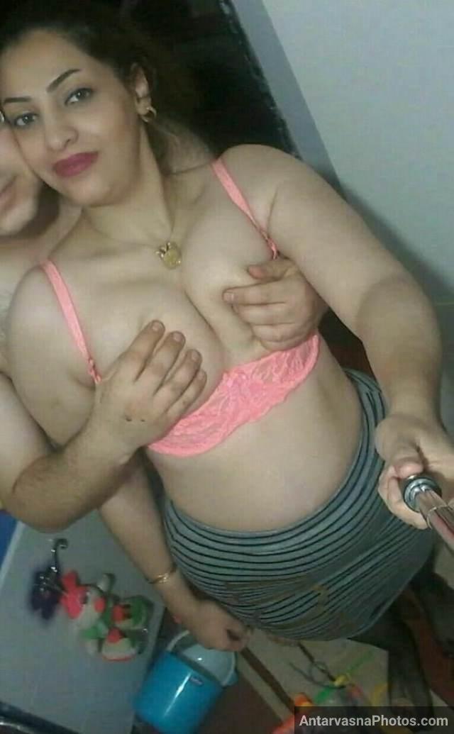 https://pub-5fcdf72a54cd4edbb03ec3edaa415a42.r2.dev/nakedleaks/photography_of_indian_aunt_enjoying_hot_intimate_moments/6.jpg