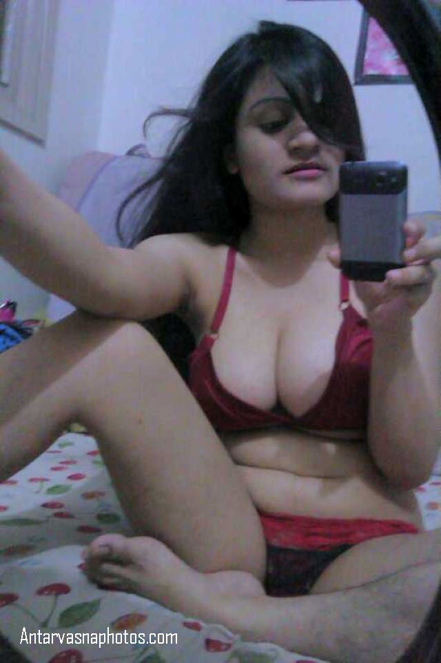 https://pub-5fcdf72a54cd4edbb03ec3edaa415a42.r2.dev/nakedleaks/photos_of_a_desi_girl_with_large_nipples/1.jpg