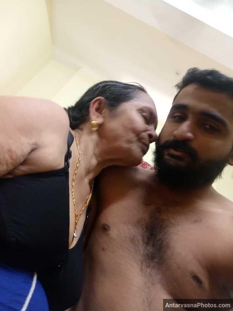 https://pub-5fcdf72a54cd4edbb03ec3edaa415a42.r2.dev/nakedleaks/photos_of_a_friend's_seductive_grandmother's_chest_and_privates/0.jpg