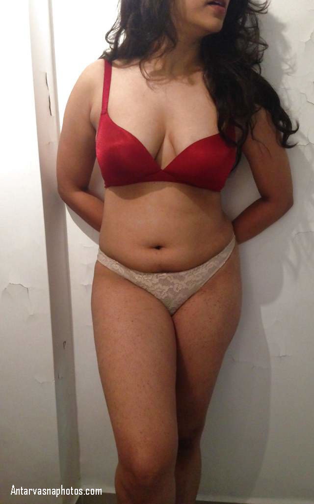 https://pub-5fcdf72a54cd4edbb03ec3edaa415a42.r2.dev/nakedleaks/photos_of_a_girl_with_dark_nipples/4.jpg