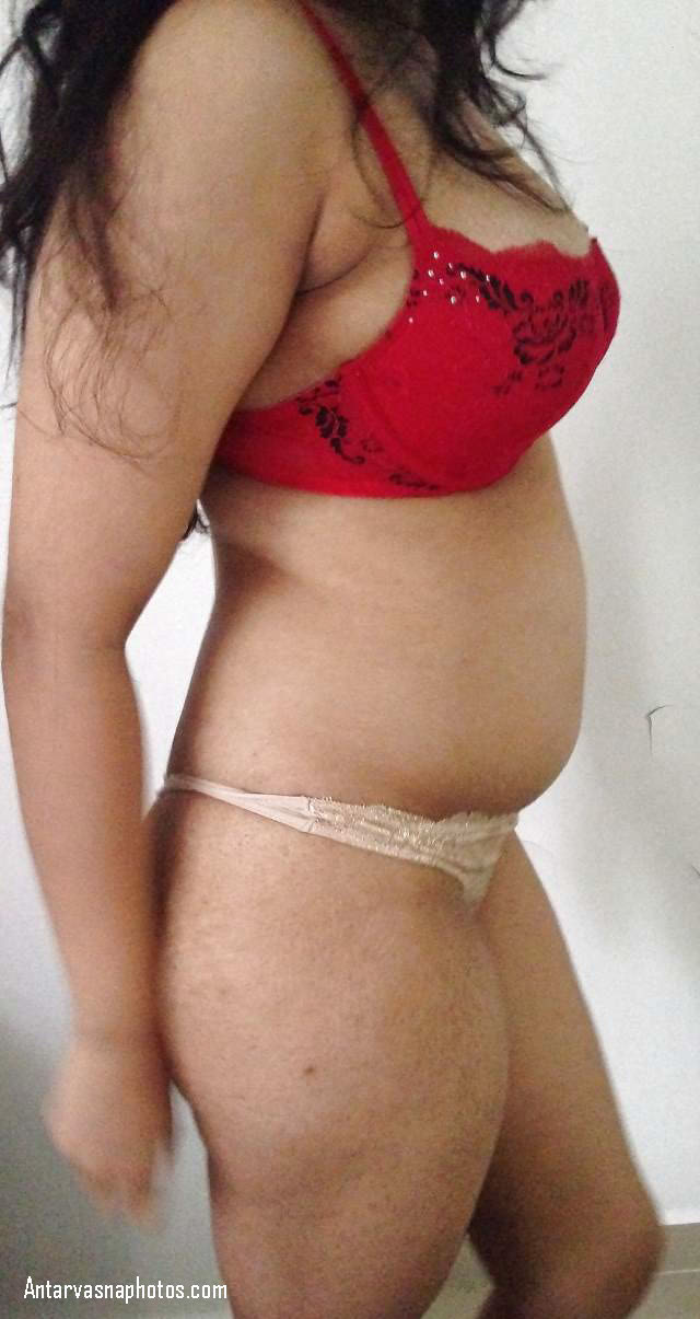 https://pub-5fcdf72a54cd4edbb03ec3edaa415a42.r2.dev/nakedleaks/photos_of_a_girl_with_dark_nipples/8.jpg
