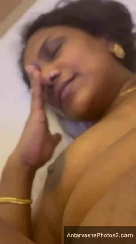 https://pub-5fcdf72a54cd4edbb03ec3edaa415a42.r2.dev/nakedleaks/photos_of_a_maid's_intimate_moments_captured/0.jpg