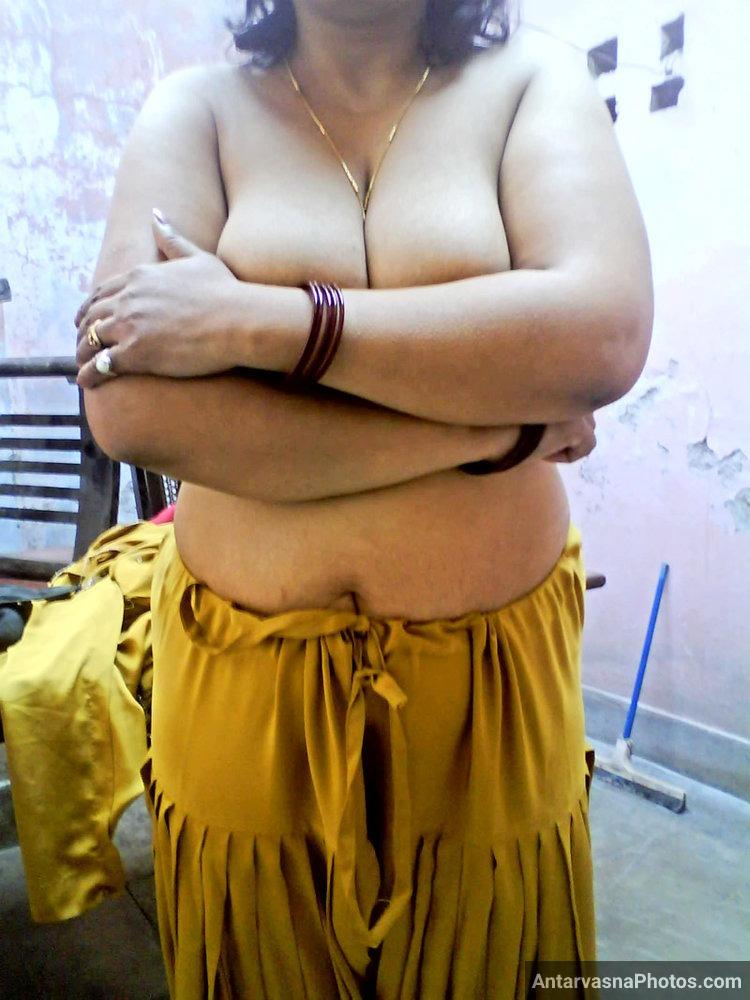 https://pub-5fcdf72a54cd4edbb03ec3edaa415a42.r2.dev/nakedleaks/photos_of_a_mature_housewife's_private_parts/1.jpg