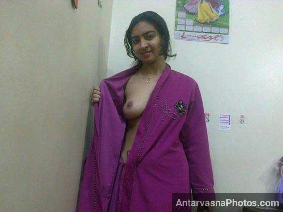 Photos of a Sensuous Indian Woman Named Janvi