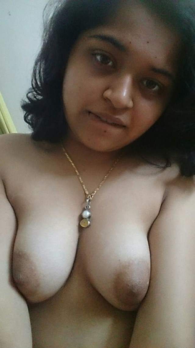 https://pub-5fcdf72a54cd4edbb03ec3edaa415a42.r2.dev/nakedleaks/photos_of_an_indian_girl's_bare_bottom/5.jpg