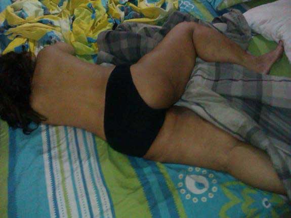 https://pub-5fcdf72a54cd4edbb03ec3edaa415a42.r2.dev/nakedleaks/photos_of_big_butt_south_indian_woman/8.jpg