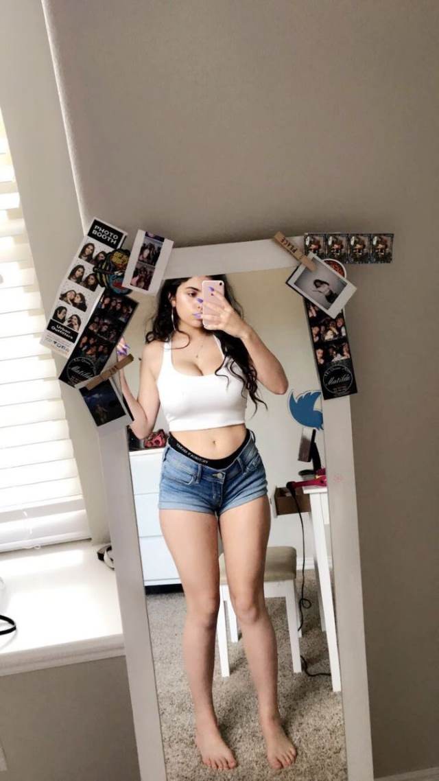 https://pub-5fcdf72a54cd4edbb03ec3edaa415a42.r2.dev/nakedleaks/photos_of_busty_sexy_girls/5.jpg