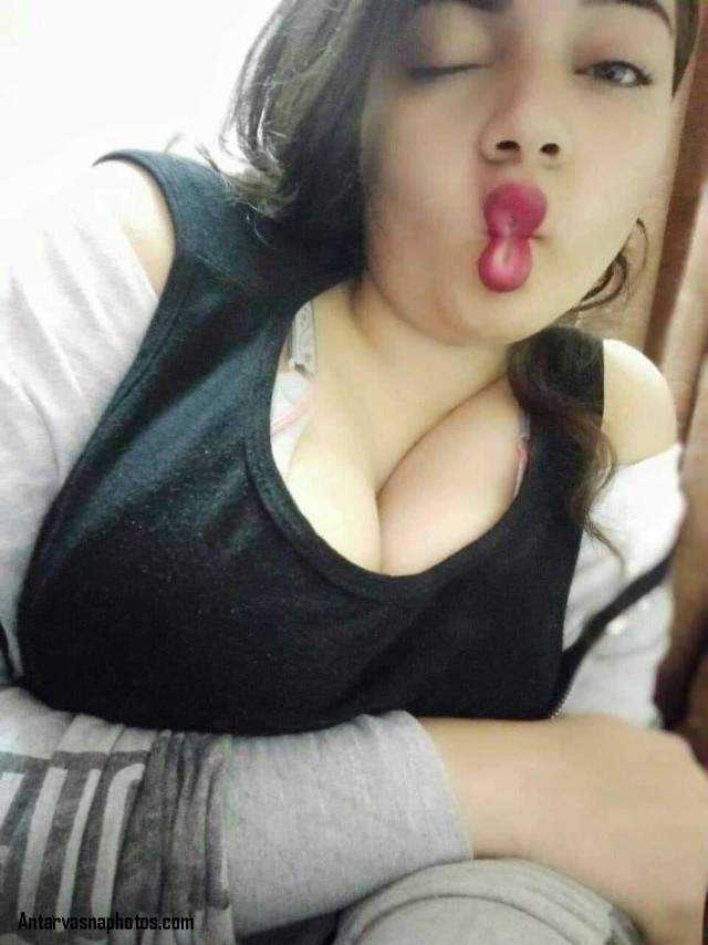 https://pub-5fcdf72a54cd4edbb03ec3edaa415a42.r2.dev/nakedleaks/photos_of_curvy_girl_with_pink_nipples_and_pink_choot/1.jpg