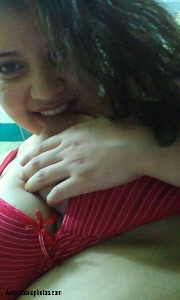 https://pub-5fcdf72a54cd4edbb03ec3edaa415a42.r2.dev/nakedleaks/photos_of_curvy_girl_with_pink_nipples_and_pink_choot/10.jpg