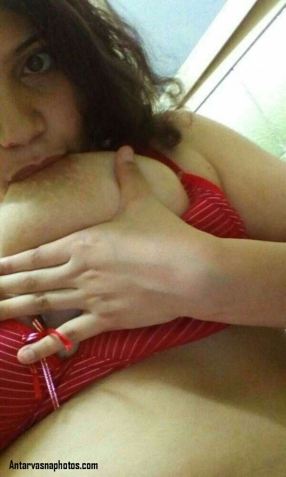 https://pub-5fcdf72a54cd4edbb03ec3edaa415a42.r2.dev/nakedleaks/photos_of_curvy_girl_with_pink_nipples_and_pink_choot/11.jpg