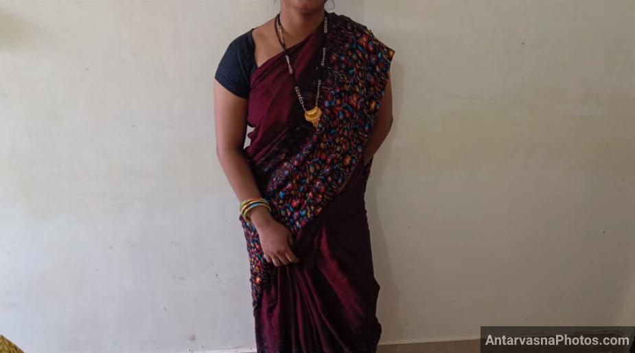 https://pub-5fcdf72a54cd4edbb03ec3edaa415a42.r2.dev/nakedleaks/photos_of_deceptive_bhabhi_in_saree_and_mangalsutra_xxx_encounter/1.jpg