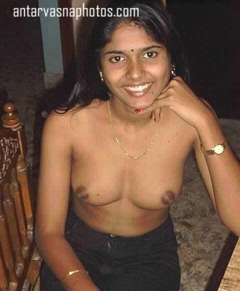 https://pub-5fcdf72a54cd4edbb03ec3edaa415a42.r2.dev/nakedleaks/photos_of_desi_bhabhi's_big_bosoms/2.jpg