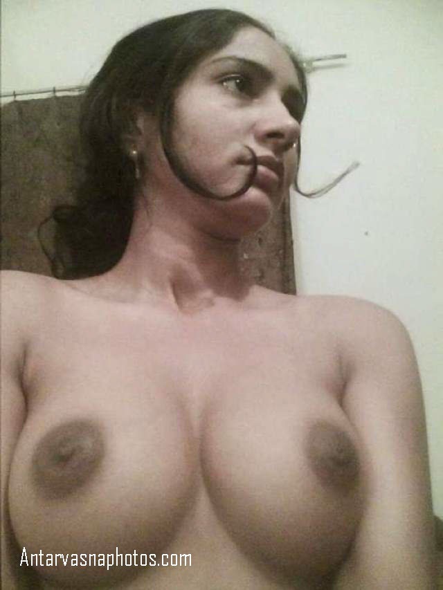 https://pub-5fcdf72a54cd4edbb03ec3edaa415a42.r2.dev/nakedleaks/photos_of_hidden_treasure:_boobs_of_a_girl_found_on_lost_phone/7.jpg