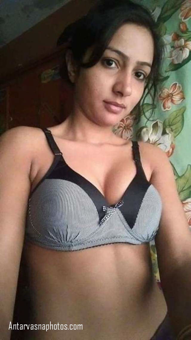 https://pub-5fcdf72a54cd4edbb03ec3edaa415a42.r2.dev/nakedleaks/photos_of_hidden_treasure:_boobs_of_a_girl_found_on_lost_phone/8.jpg