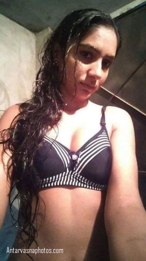 Photos of Hidden Treasure: Boobs of a Girl Found on Lost Phone