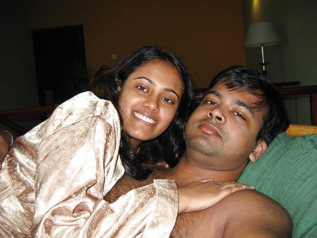 https://pub-5fcdf72a54cd4edbb03ec3edaa415a42.r2.dev/nakedleaks/photos_of_indian_girl's_intimate_honeymoon_night/7.jpg