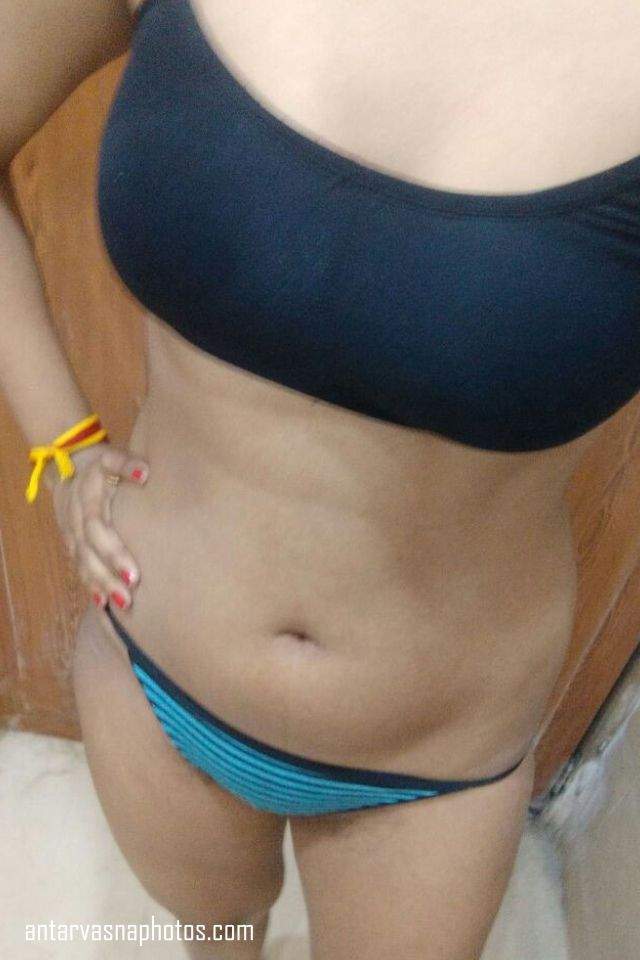 https://pub-5fcdf72a54cd4edbb03ec3edaa415a42.r2.dev/nakedleaks/photos_of_intimate_moments_at_girlfriend's_home/0.jpg