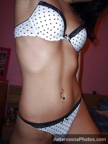 https://pub-5fcdf72a54cd4edbb03ec3edaa415a42.r2.dev/nakedleaks/photos_of_kamini_in_indian_lingerie/0.jpg