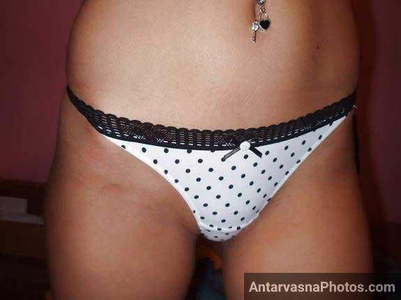 https://pub-5fcdf72a54cd4edbb03ec3edaa415a42.r2.dev/nakedleaks/photos_of_kamini_in_indian_lingerie/1.jpg