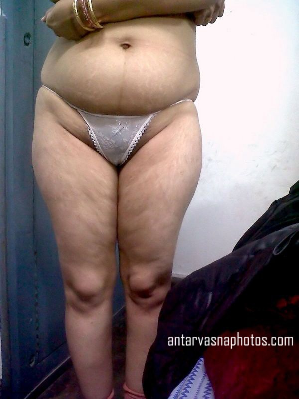 https://pub-5fcdf72a54cd4edbb03ec3edaa415a42.r2.dev/nakedleaks/photos_of_large_breasts_of_indian_mature_aunties/3.jpg