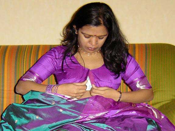 https://pub-5fcdf72a54cd4edbb03ec3edaa415a42.r2.dev/nakedleaks/photos_of_my_punjabi_neighbor_auntie/0.jpg