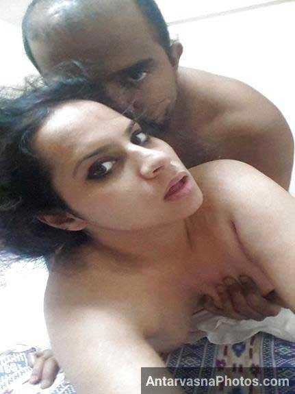 https://pub-5fcdf72a54cd4edbb03ec3edaa415a42.r2.dev/nakedleaks/photos_of_newlywed_indian_couple/3.jpg