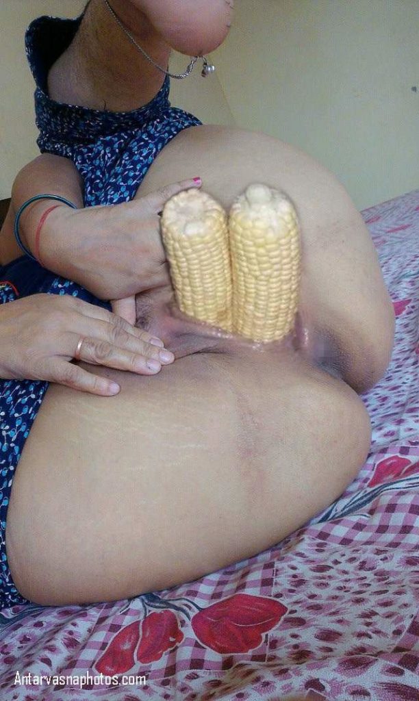 Photos of Thick Shaft Entering Dark Pussy