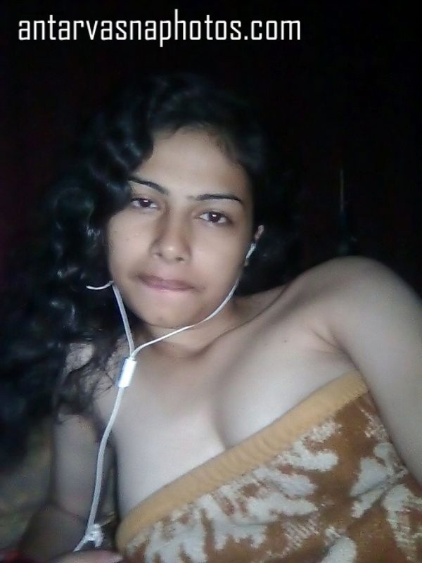 https://pub-5fcdf72a54cd4edbb03ec3edaa415a42.r2.dev/nakedleaks/pictures_of_a_lovely_indian_girl/0.jpg
