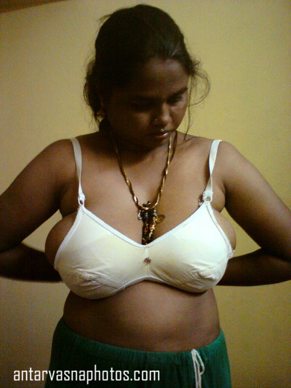 https://pub-5fcdf72a54cd4edbb03ec3edaa415a42.r2.dev/nakedleaks/pictures_of_busty_desi_aunt/0.jpg