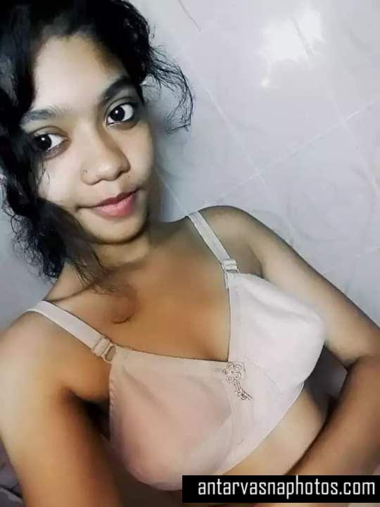 https://pub-5fcdf72a54cd4edbb03ec3edaa415a42.r2.dev/nakedleaks/pictures_of_my_aunt's_daughter's_boobs/0.jpg