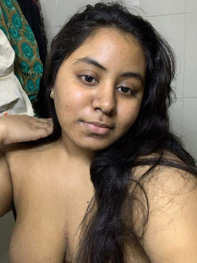https://pub-5fcdf72a54cd4edbb03ec3edaa415a42.r2.dev/nakedleaks/plump_bangla_wife's_sensual_indigenous_image/2.jpg