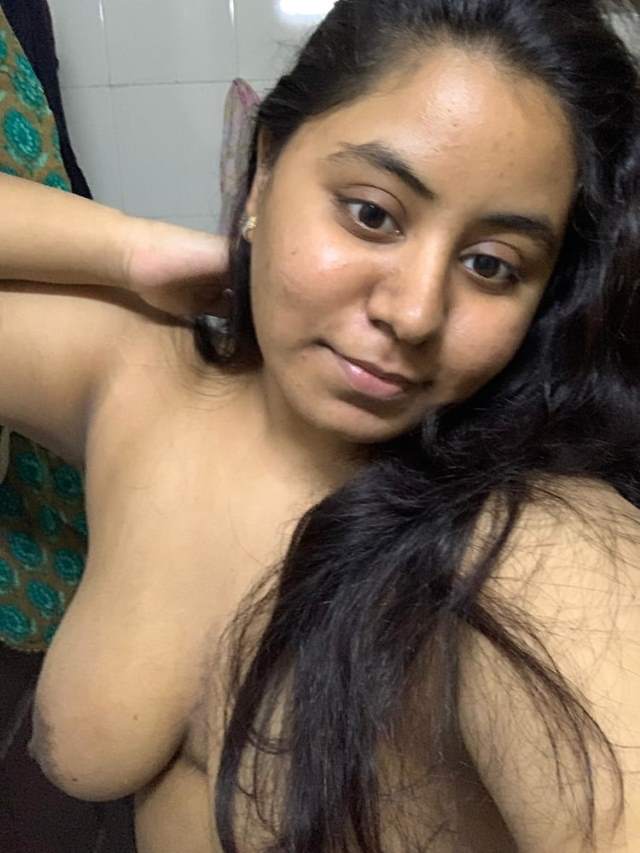 https://pub-5fcdf72a54cd4edbb03ec3edaa415a42.r2.dev/nakedleaks/plump_bangla_wife's_sensual_indigenous_image/4.jpg