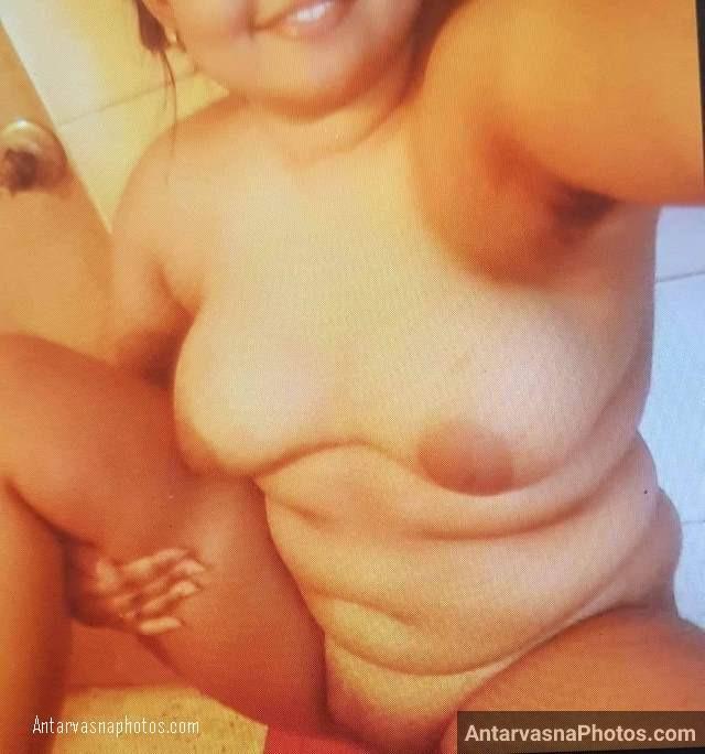 https://pub-5fcdf72a54cd4edbb03ec3edaa415a42.r2.dev/nakedleaks/plump_gal's_thirsty_figure,_sensual_photos_of_chest/7.jpg