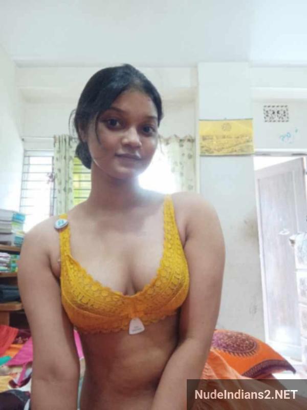 https://pub-5fcdf72a54cd4edbb03ec3edaa415a42.r2.dev/nakedleaks/pookie_college_girl_shivani_mehta_reveals_creamy_breasts_to_boyfriend/8.jpg