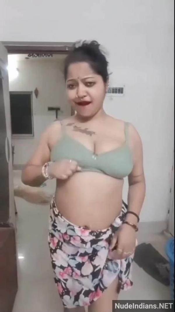 https://pub-5fcdf72a54cd4edbb03ec3edaa415a42.r2.dev/nakedleaks/poonam_aunty_entices_husband_with_lingerie_for_intimate_moments/11.jpg